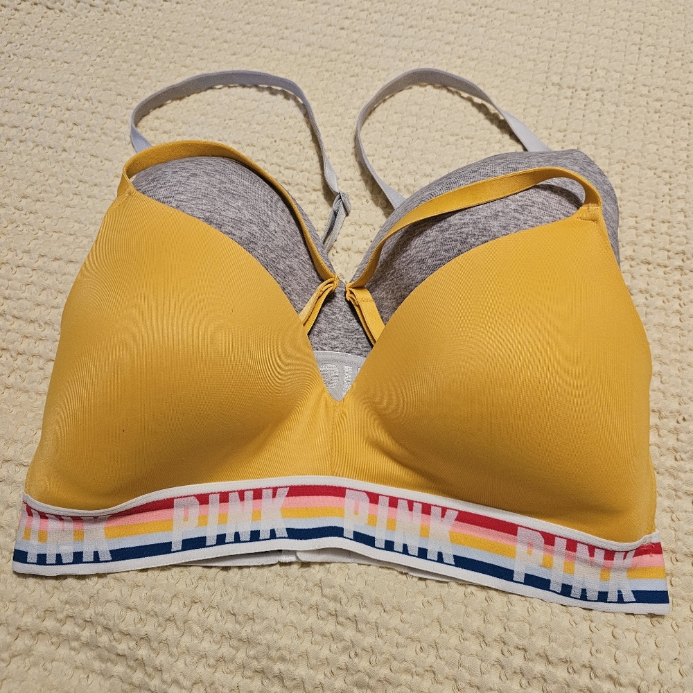 Victoria's Secret Pink Wear T Shirt Bra Wireless Lightly Lined Set Of 2